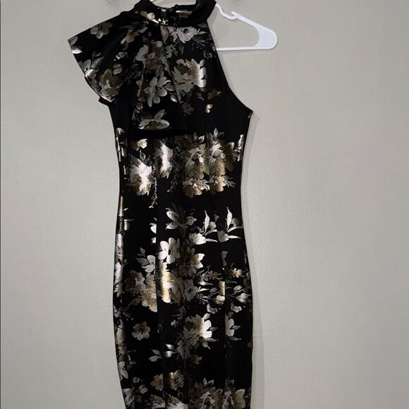 Black and Gold One Shoulder Bodycon Dress - Picture 4 of 15